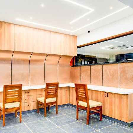 Townhouse Aarav Business Hotel ハイデラバード エクステリア 写真