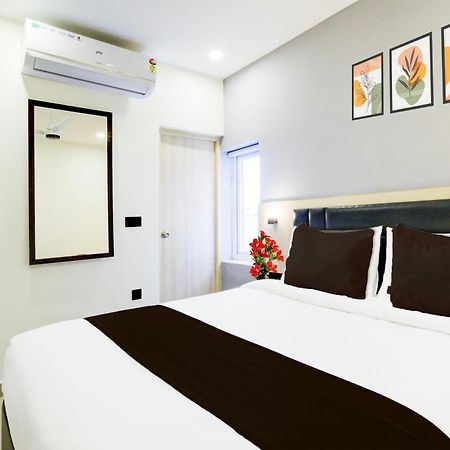 Townhouse Aarav Business Hotel ハイデラバード エクステリア 写真