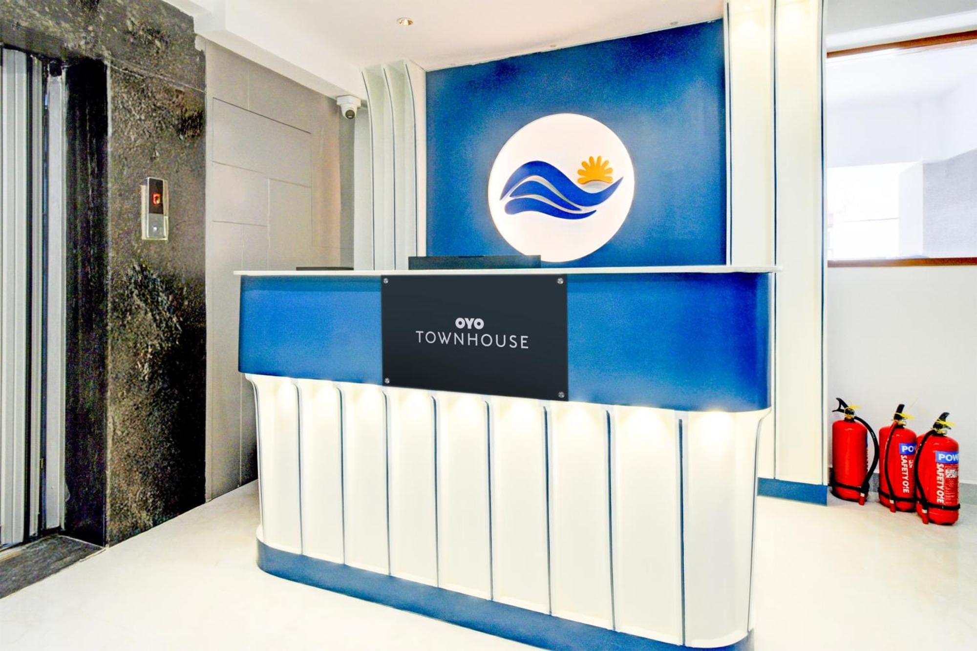 Townhouse Aarav Business Hotel ハイデラバード エクステリア 写真