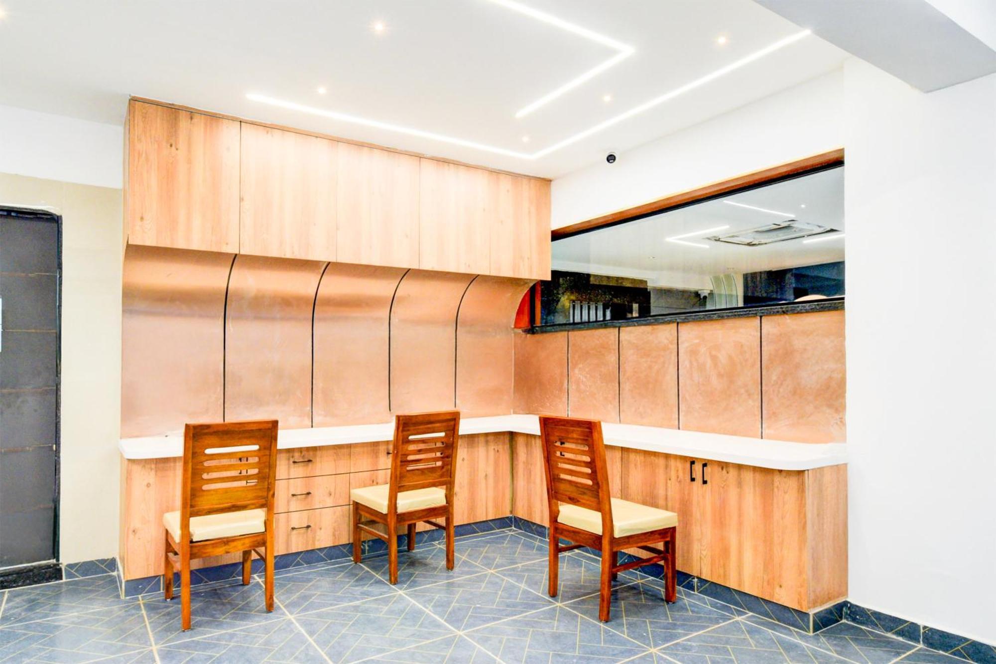 Townhouse Aarav Business Hotel ハイデラバード エクステリア 写真