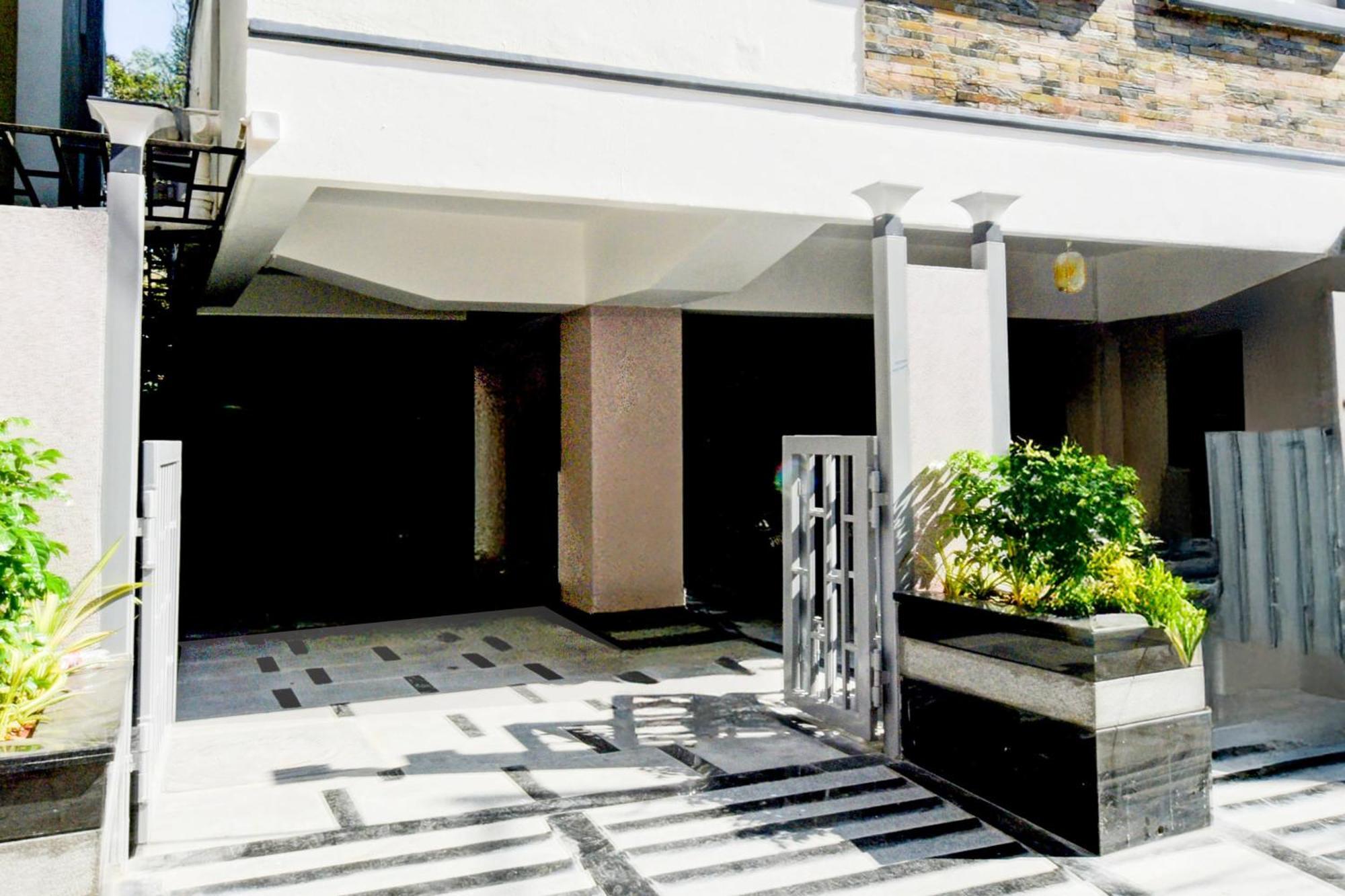 Townhouse Aarav Business Hotel ハイデラバード エクステリア 写真