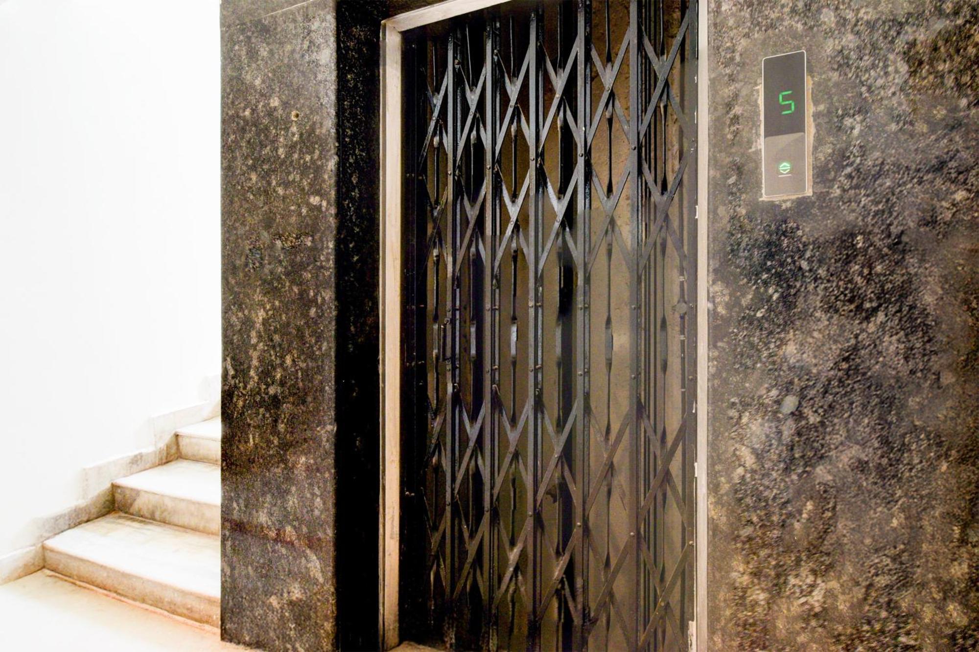 Townhouse Aarav Business Hotel ハイデラバード エクステリア 写真
