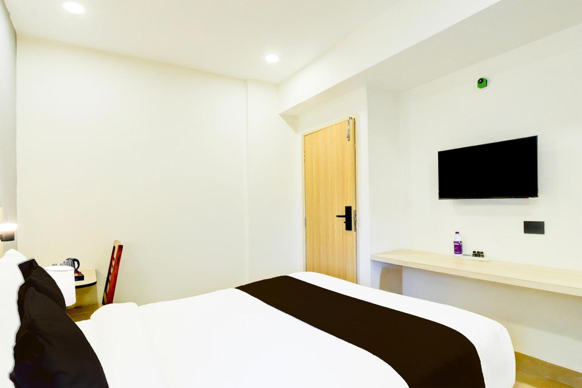 Townhouse Aarav Business Hotel ハイデラバード エクステリア 写真