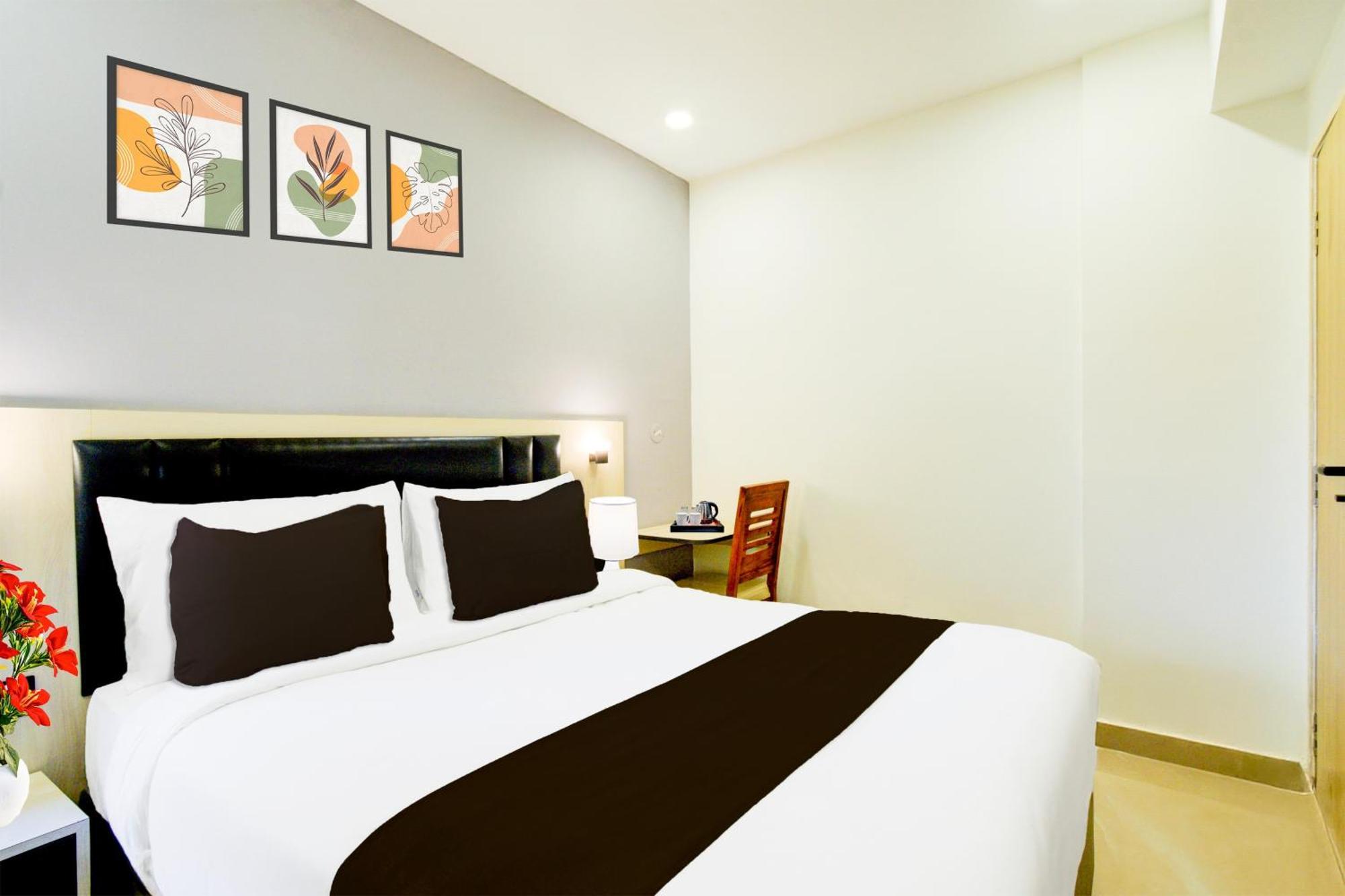 Townhouse Aarav Business Hotel ハイデラバード エクステリア 写真