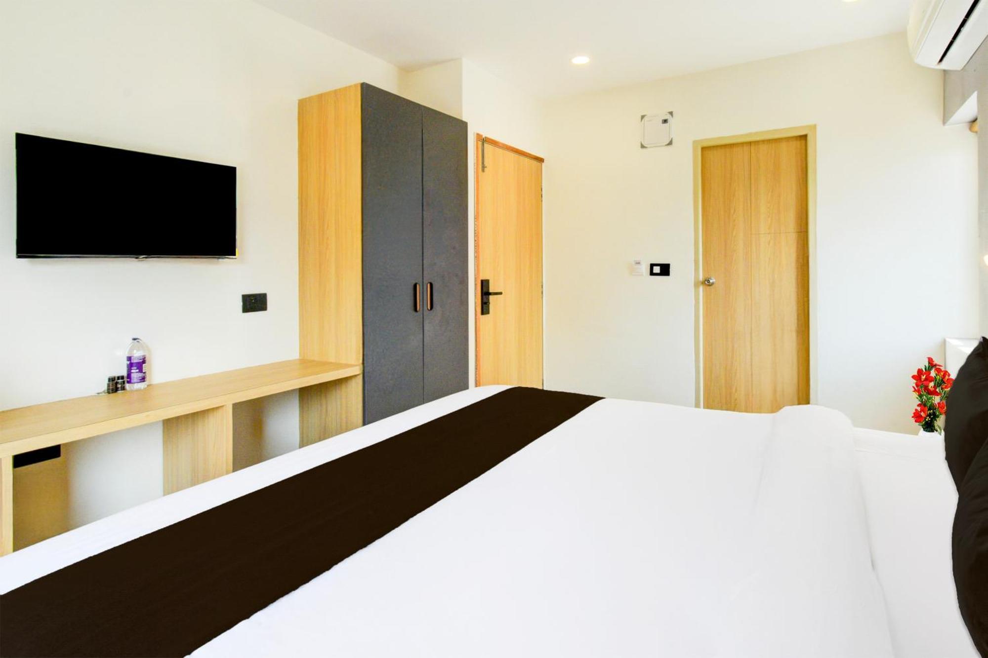 Townhouse Aarav Business Hotel ハイデラバード エクステリア 写真
